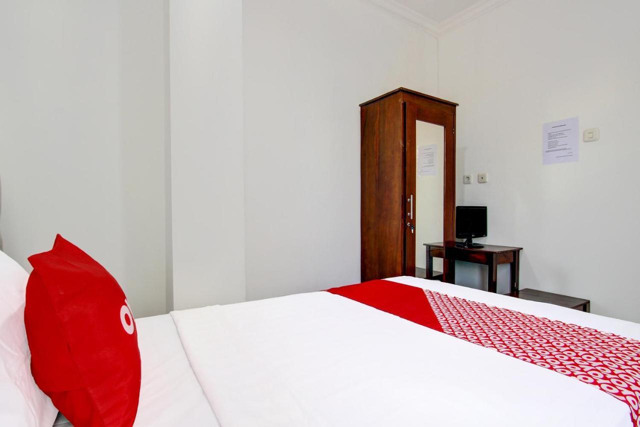 Oyo 92479 Pasadena House Hotel Krapyak Eksteriør billede